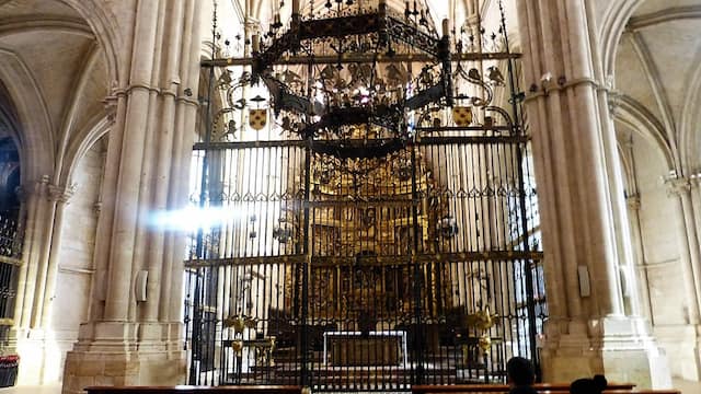 Capilla mayor de la Catedral de El Burgo de Osma - Destino Castilla y León