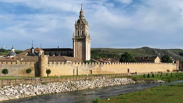 Murallas de El Burgo de Osma - Destino Castilla y León