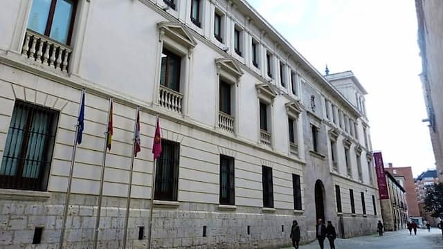 Palacio de Villena, sede de las exposiciones temporales del Museo de Escultura - Destino Castilla y León