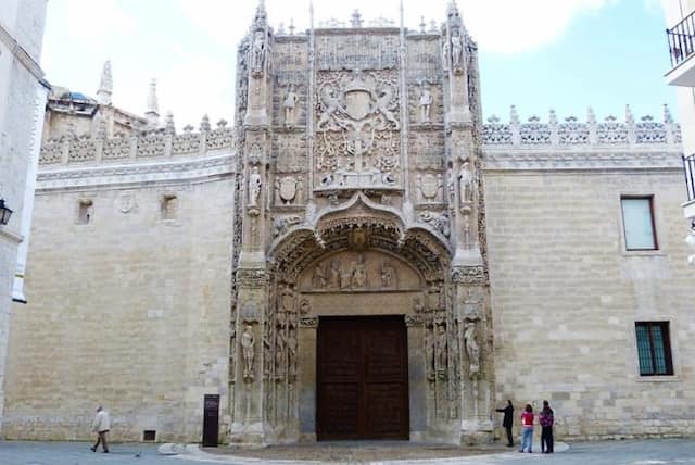 Portada del Colegio de San Gregorio de Valladolid - Destino Castilla y León
