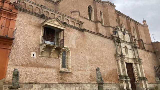 Fachada de la Iglesia Colegiata de San Antolín de Medina del Campo - Destino Castilla y León