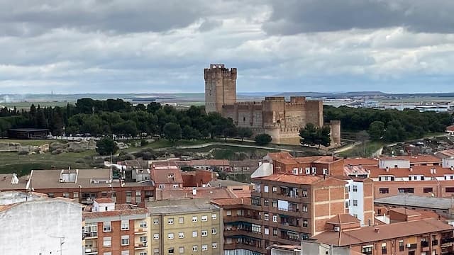 Vistas del Castillo de la Mota desde las Terrazas de la torre - Destino Castilla y León
