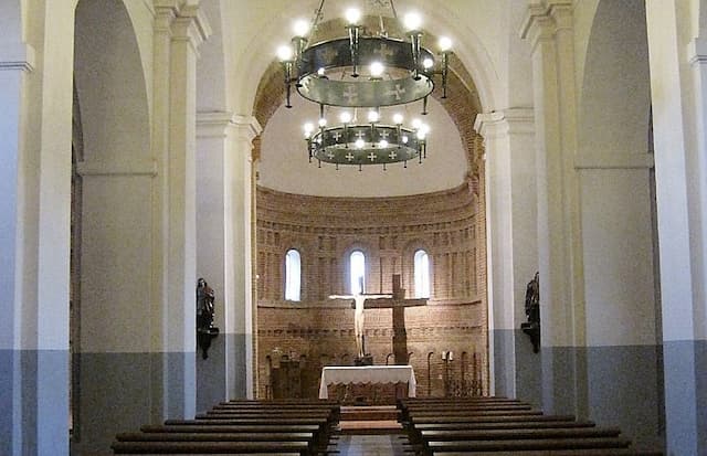 Interior de la Iglesia de Iglesia de San Gervasio y San Protasio de Santervás de Campos - Imagen
