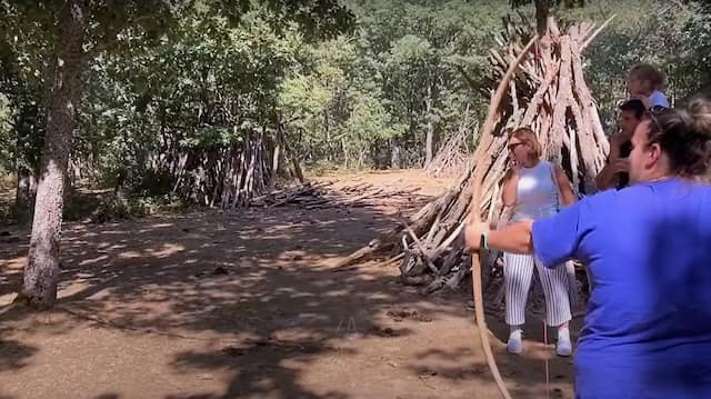 Práctica de tiro con arco simple al estilo de los primeros humanos - Destino Castilla y León