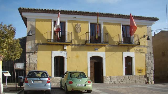 Edificio del Ayuntamiento de Valoria la Buena - Imagen CC Wikipedia