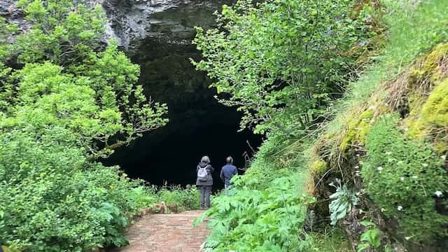 Exterior de las Cuevas de Valporquero en León - Destino Castilla y León