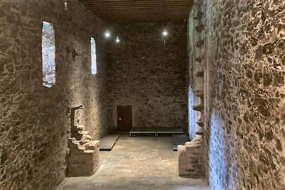 Gran sala bodega del castillo nuevo - Destino Castilla y León
