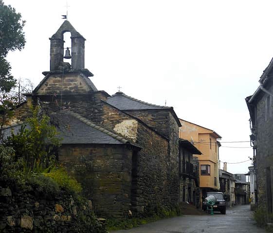 Iglesia de Robledo de Sanabria - Imagen CC Wikipedia