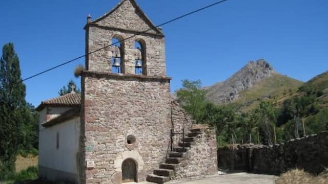 Iglesia de Santiago Apóstol de Valdehuesa - Imagen de Ver Pueblos