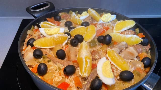Y se deja cocer hasta que esté bien el arroz - Destino Castilla y León
