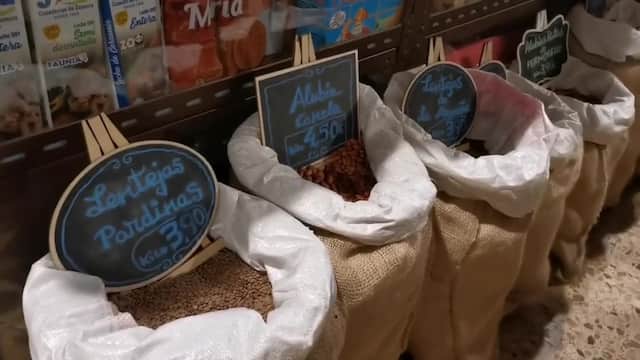 Productos gastronómicos gourmet en la Tienda de Antaño de Fermoselle - Destino Castilla y León