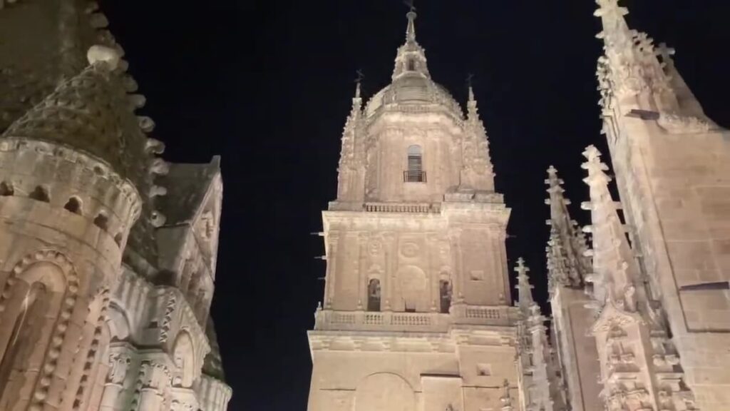 Experiencia Ieronumus, Visita nocturna a las Catedrales de Salamanca - Destino Castilla y León
