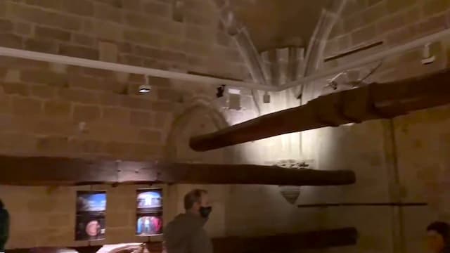 Vigas de madera en el interior de la Torre campanario de la Catedral de Salamanca - Destino Castilla León