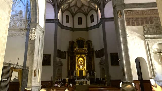 Interior de la Basílica de Nuestra Señora de los Milagros de Ágreda - Destino Castilla y León