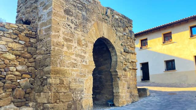 Puerta Califal de Ágreda - Destino Castilla y León
