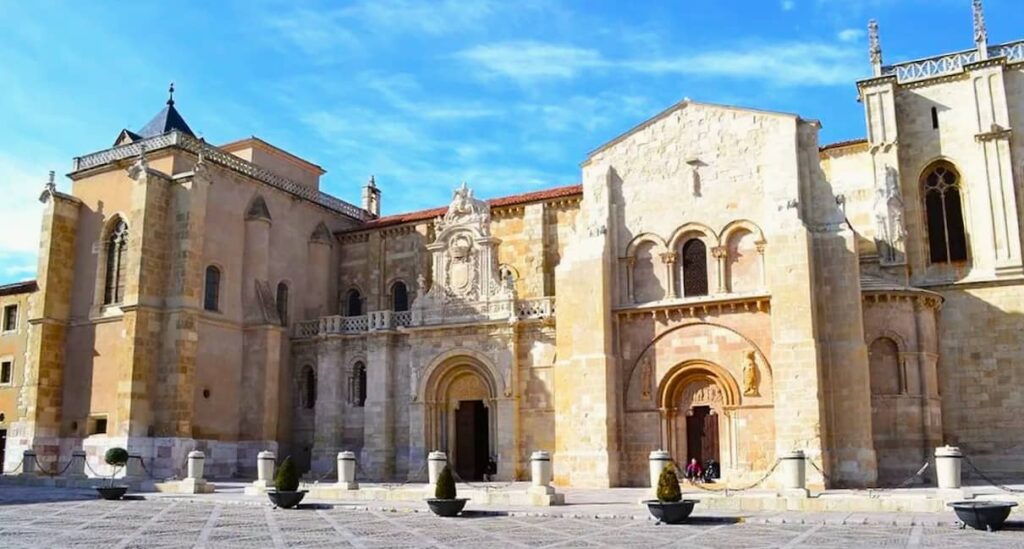 San Isidoro de León - Destino Castilla y León