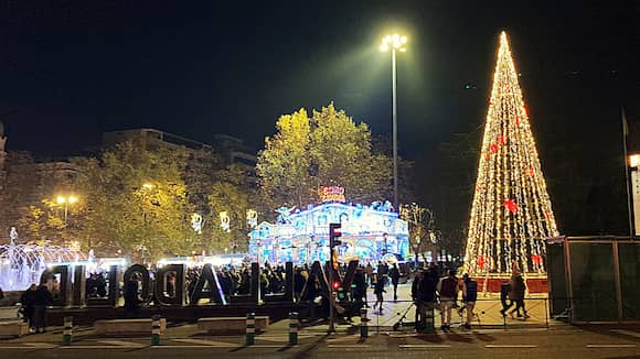 Árbol de Navidad en a Plaza de Zorrilla - Destino Castilla y León