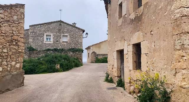 Calles y viviendas de Haza - Destino Castilla y León