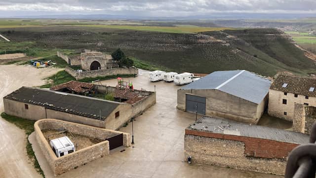 Construcciones fuera del recinto amurallado de Haza - Destino Castilla y León