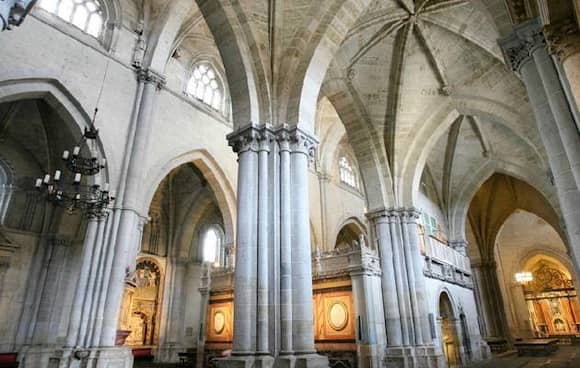 Interior de la Catedral de Ciudad Rodrigo - Imagen de TerraNostrum