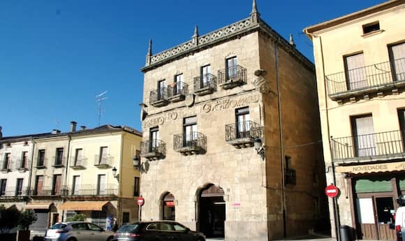 Palacio de Cerralbo en la plaza Mayor - imagen de RomanicosEmpedernidos