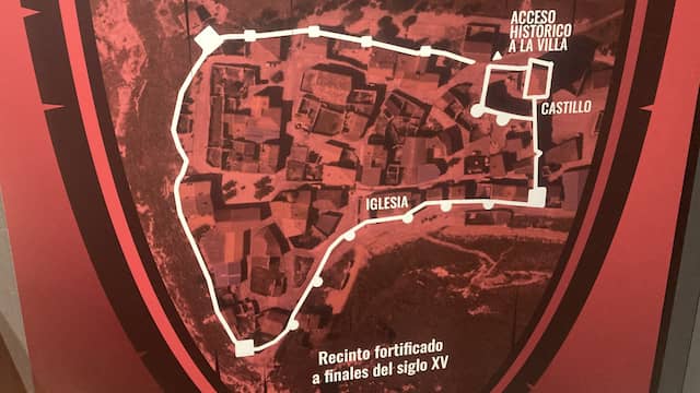 Plano del recinto amurallado de Haza - Destino Castilla y León