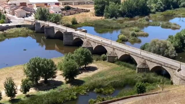 Puente sobre el río Águeda - Destino Castilla y León