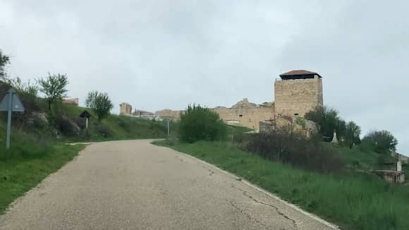 Terminando de subir la cuesta a Haza - Destino Castilla y León