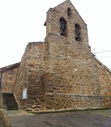 Espadaña de la Iglesia de San Juan de Santibáñez de Tera - Imagen cc Wikipedia