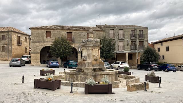 Plaza Mayor de Sasamón - Destino Castilla y León