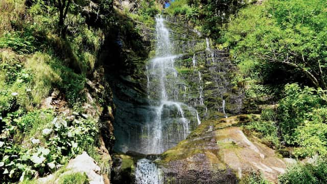 Senderismo por el Valle de Lumajo - Imagen de Montaña y Corazón