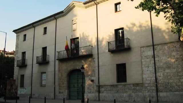 Palacio donde se celebró la Boda de los Reyes Católicos