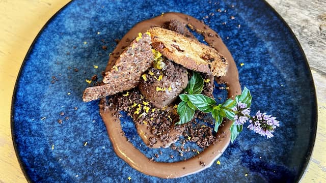 La tapa de morcilla ganadora del 2024 en La Pícara Gastrobar