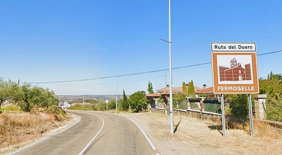 Llegando a Fermoselle por carretera - Destino Castilla y León