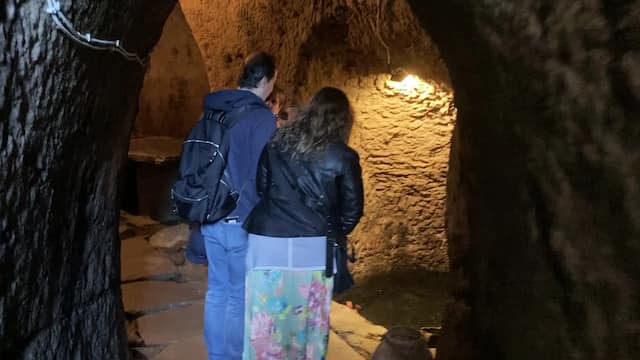 Entrada al interior de una bodega tradicional de Fermoselle - Destino Castilla y León