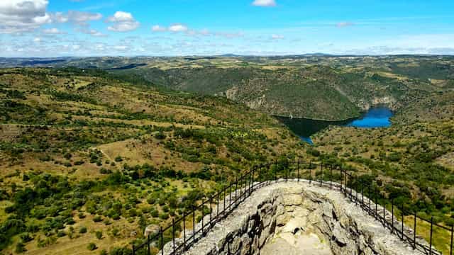 Vistas desde el mirador del Castillo de Fermoselle - Imagen del Hostal Arribes del Duero