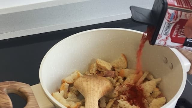 Añadir el pimentón de La Vera - Destino Castilla y León