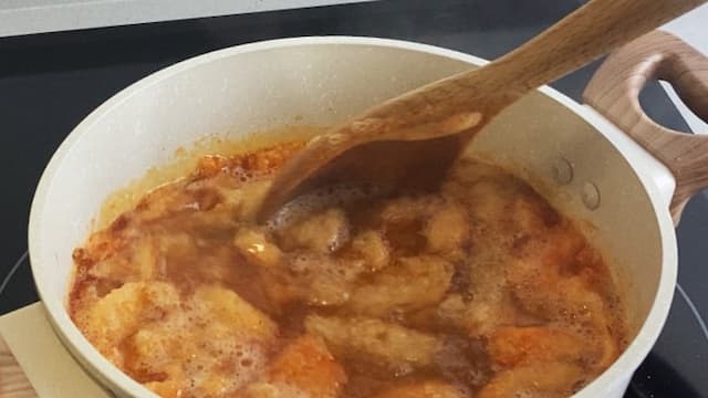 Dejar cocer el conjunto unos minutos - Destino Castilla y León Dejar cocer las sopas de ajo tradicionales