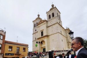Inauguración de los Arcos de la Iglesia de Santiago de Cigales - Imagen de El Diario de Valladolid