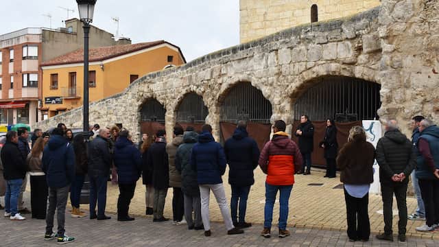 Personas en la presentación de este museo al aire libre