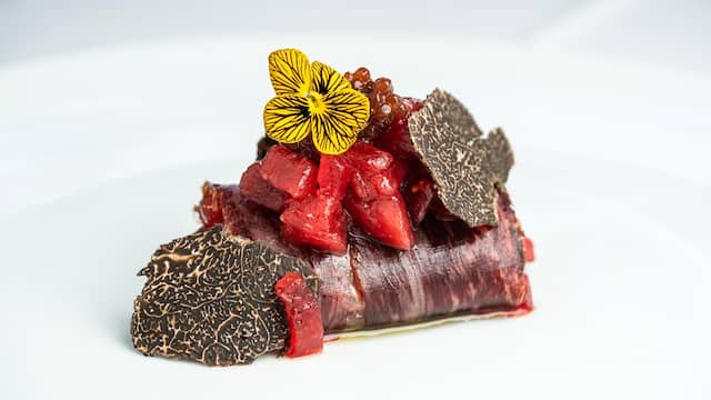 Tartar de atún y cecina trufado del Restaurante el Kiosco