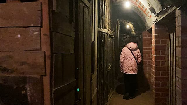 Interior de la bodega comunitaria de la Polvorosa, en Peñafiel - Destino Castilla y León