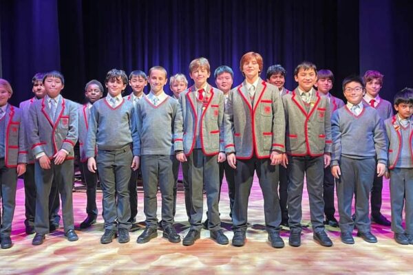 Chicos del coro Wetherby Preparatory School - Imagen del coro