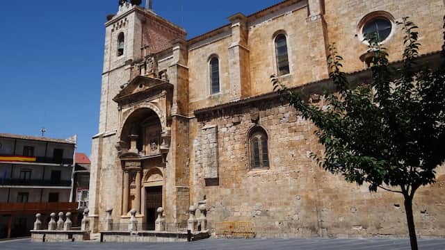 Iglesia parroquial de Sotillo de la Ribera - Imagen de Komoot