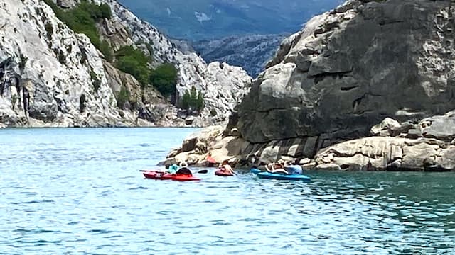 Deportes acuáticos en el embalse de Riaño - Destino Castilla y León