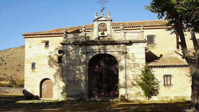 Ermita de El Caloco en El Espinar - Imagen cc Wikipedia
