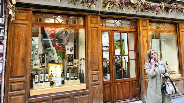 Fachada de Bodega Muela en Tordesillas - Destino Castilla y León