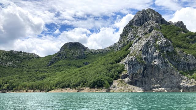 Montañas de los valles inundados por el embalse de Riaño - Destino Castilla y León Montañas del embalse