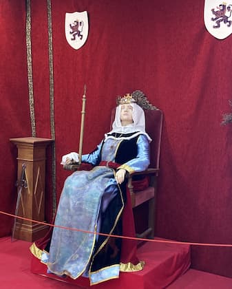 Recreación de la Reina Urraca I de León, la primera reina soberana de Europa - Destino Castilla y León